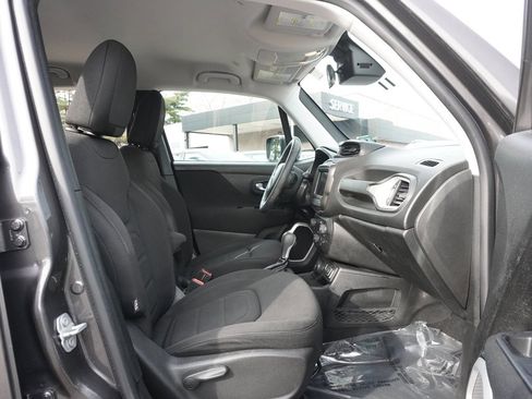 Used 2018 Jeep Renegade Latitude image 26