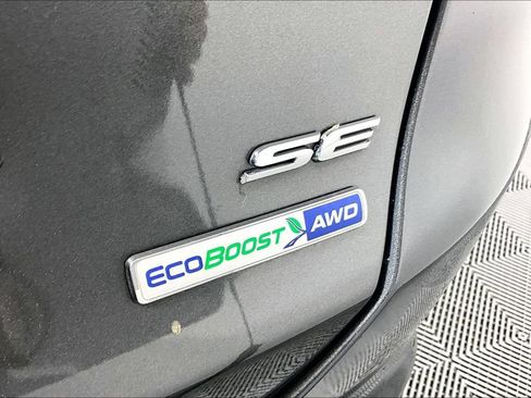 Used 2017 Ford Fusion SE w/ Fusion SE Technology Package AWD/4WD image 14