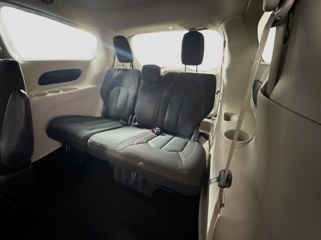 Used 2022 Chrysler Voyager LX FWD image 41