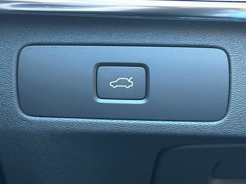 New 2026 Volvo XC90 B6 Plus w/ Protection Package Premier image 34