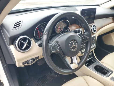 Used 2018 Mercedes-Benz GLA 250 4MATIC image 12