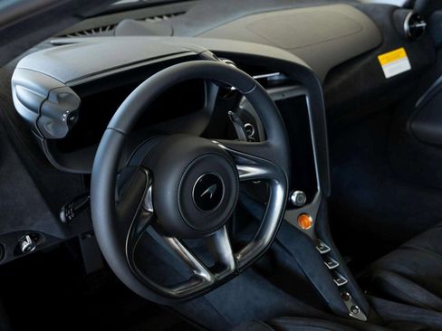 New 2026 McLaren 750S image 28