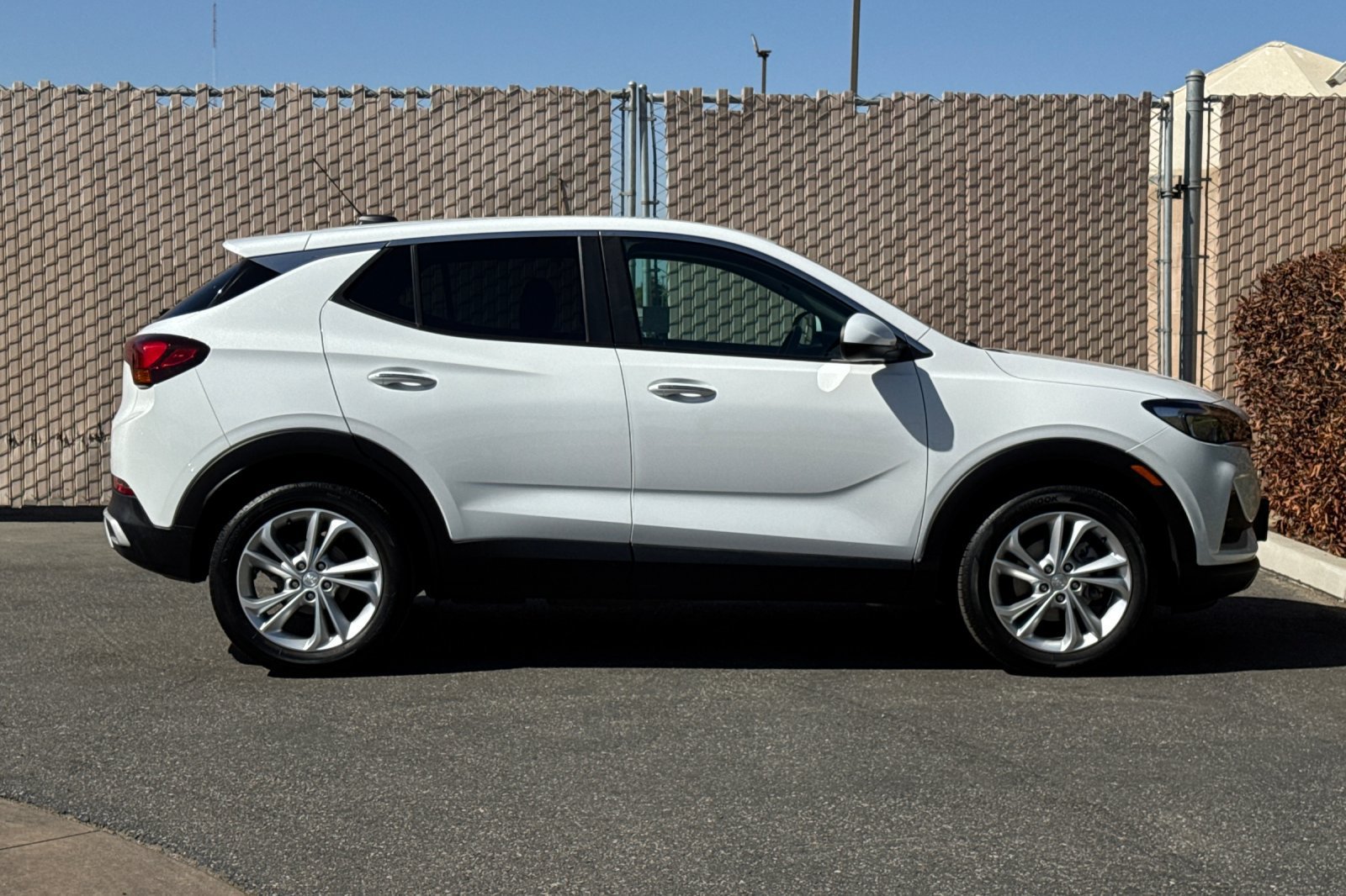 Used 2023 Buick Encore GX Preferred FWD image 3