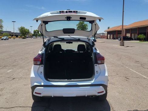 Used 2024 Nissan Kicks S FWD image 13