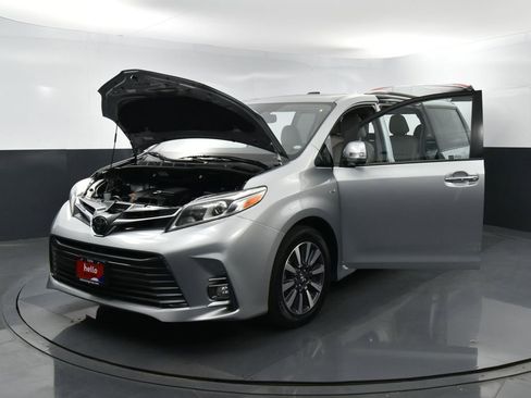 Used 2019 Toyota Sienna Limited Premium image 43