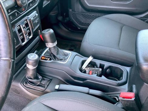Used 2022 Jeep Gladiator Sport AWD/4WD image 16