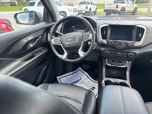 Used 2024 GMC Terrain SLT AWD/4WD image 17