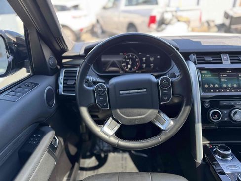 Used 2018 Land Rover Discovery HSE image 22