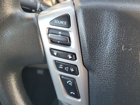 Used 2017 Nissan Titan SV image 13
