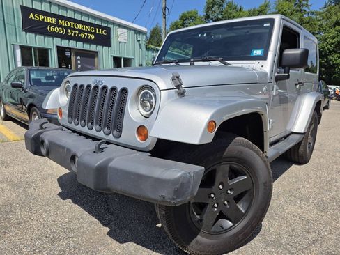 Used 2012 Jeep Wrangler Sahara AWD/4WD image 2