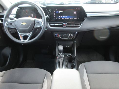 Certified 2026 Chevrolet TrailBlazer LT w/ LT Cold Weather Package FWD image 16