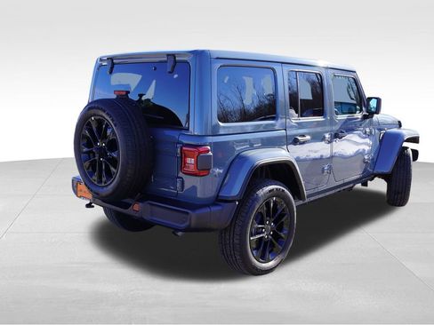 Certified 2025 Jeep Wrangler Unlimited Sahara w/ Safety Group image 5