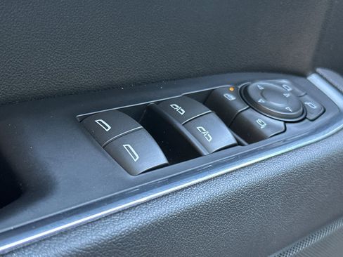 Used 2022 GMC Sierra 1500 SLT w/ X31 Off-Road Package image 12