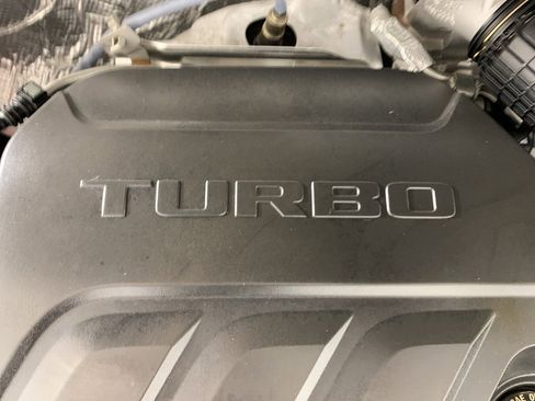 Used 2025 Chevrolet Trax LT image 40