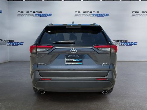 Used 2025 Toyota RAV4 XLE AWD/4WD image 6