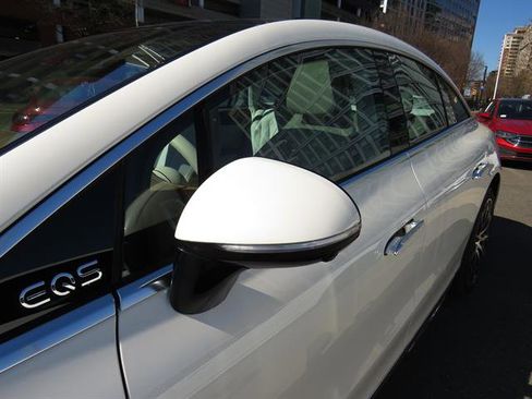 Certified 2023 Mercedes-Benz EQS 580 4MATIC Sedan image 27