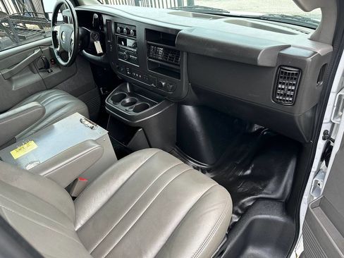 Used 2019 Chevrolet Express 3500 Extended w/ Driver Convenience Package image 26