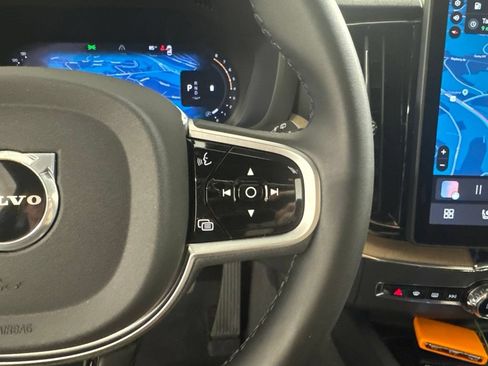 Certified 2026 Volvo XC60 B5 Plus AWD/4WD image 10