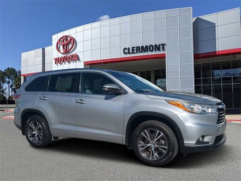 Used 2016 Toyota Highlander XLE image 1