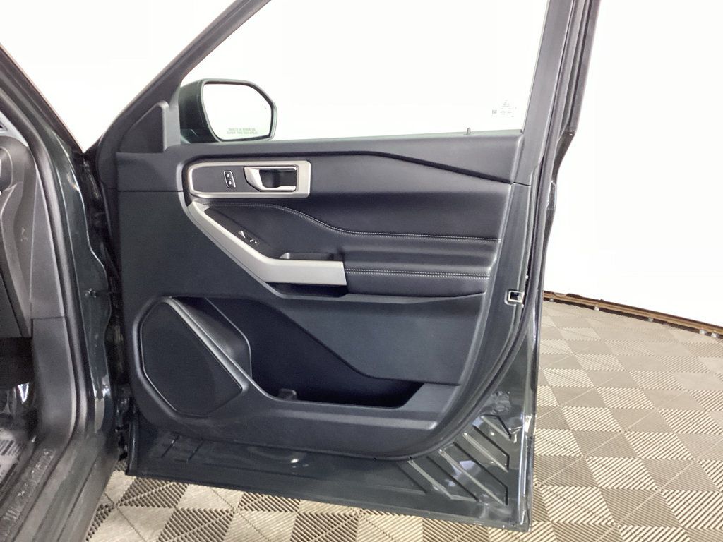 Used 2024 Ford Explorer XLT w/ Class IV Trailer Tow Package AWD/4WD image 8
