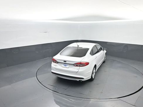 Certified 2018 Ford Fusion SE FWD image 29
