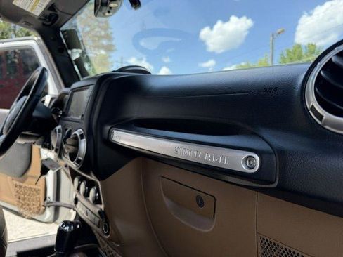 Used 2013 Jeep Wrangler Unlimited Sahara w/ Dual Top Group AWD/4WD image 18