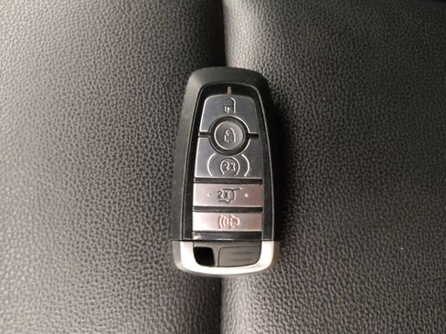 Used 2020 Ford Explorer XLT w/ Equipment Group 202A image 32