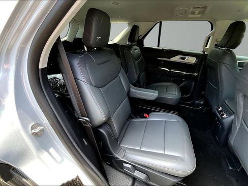 New 2026 Ford Explorer Active w/ Active Comfort Package AWD/4WD image 10