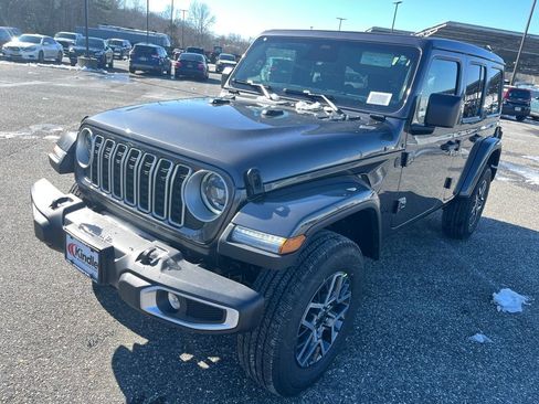New 2026 Jeep Wrangler Unlimited Sahara AWD/4WD image 4