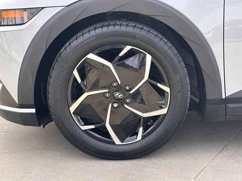 Certified 2023 Hyundai Ioniq 5 SE image 9