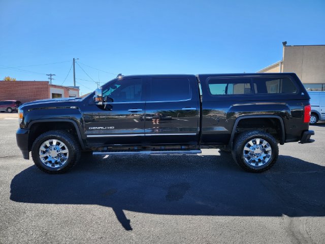 Used 2018 GMC Sierra 2500 Denali w/ Duramax Plus Package AWD/4WD image 6