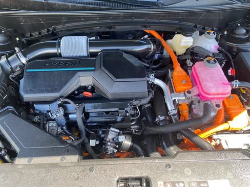 Certified 2025 Hyundai Tucson Limited AWD/4WD image 28