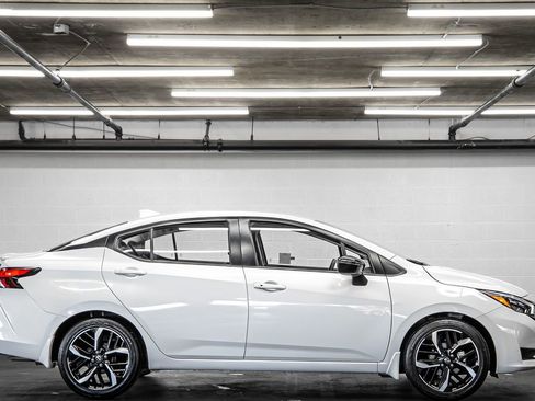 Used 2025 Nissan Versa SR w/ Trunk Package image 6