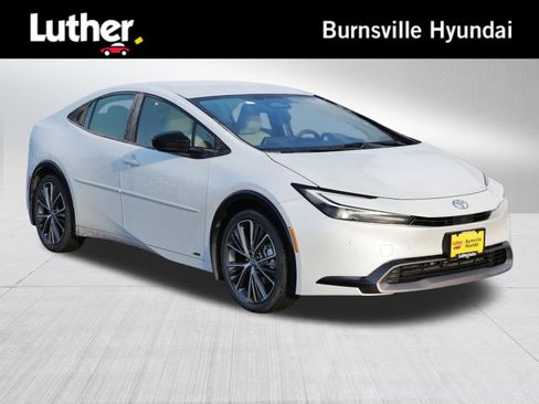 Used 2024 Toyota Prius XLE image 1