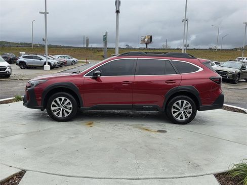 Used 2025 Subaru Outback Premium image 6