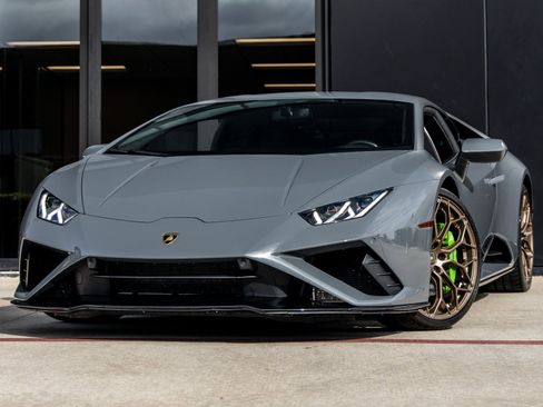 Used 2021 Lamborghini Huracan EVO image 1