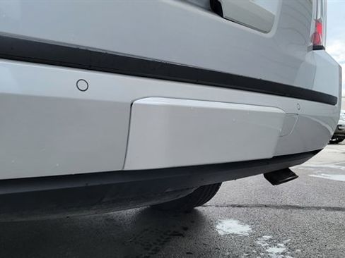 Used 2017 GMC Yukon SLT w/ Open Road Package image 8