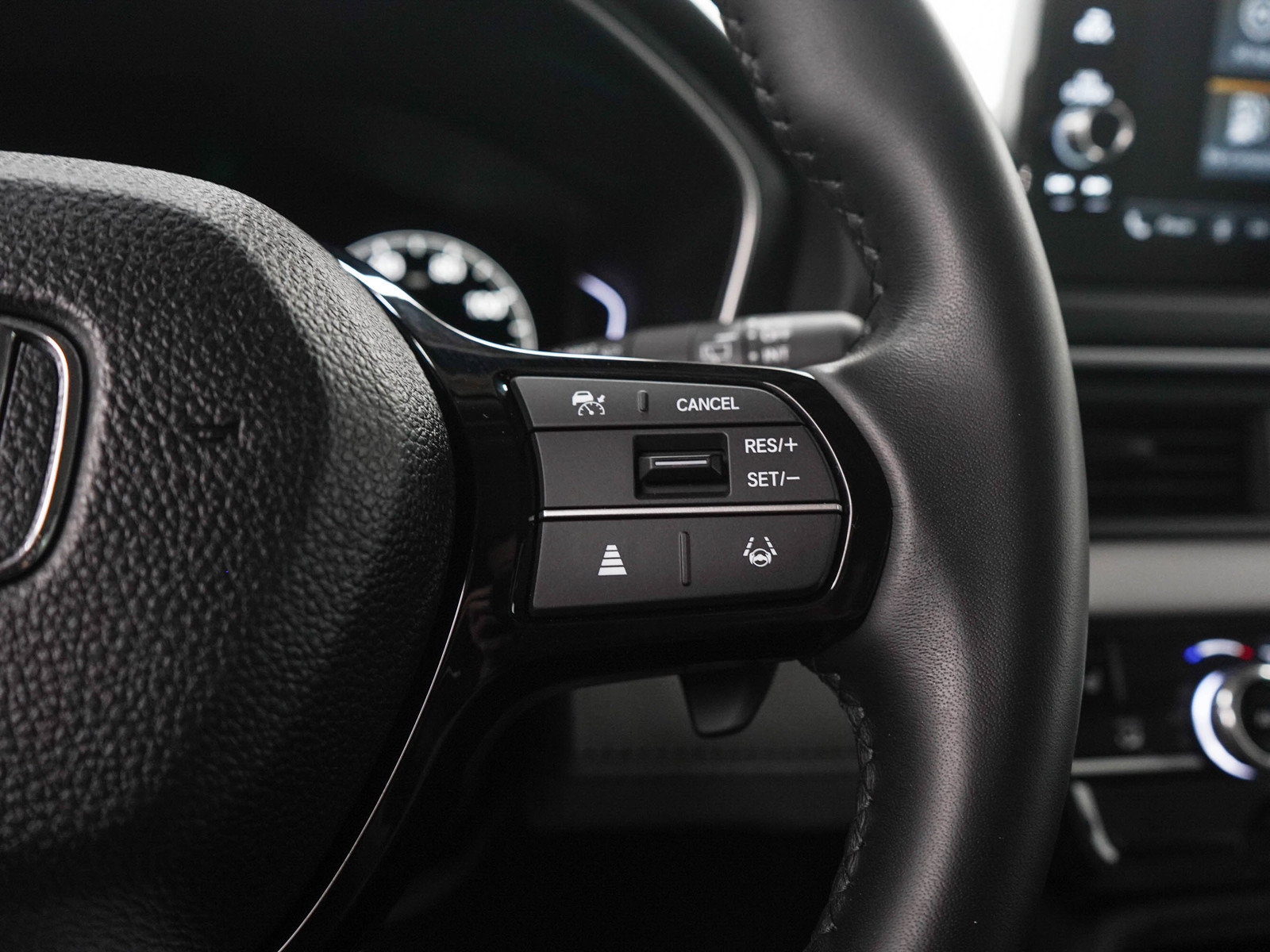 Used 2025 Honda Pilot EX-L image 29