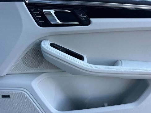 New 2026 Porsche Macan AWD/4WD image 19