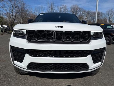 New 2026 Jeep Grand Cherokee Summit w/ Obsidian Package image 2