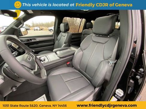 New 2026 Jeep Grand Wagoneer Limited AWD/4WD image 9