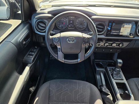 Used 2017 Toyota Tacoma TRD Sport w/ Tow Package (A/T) AWD/4WD image 15