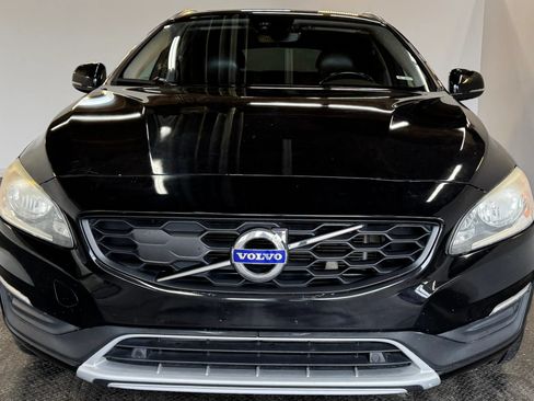 Used 2017 Volvo V60 T5 Cross Country w/ Convenience Package AWD/4WD image 3