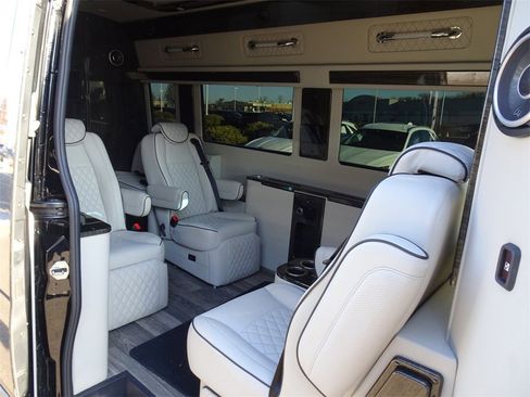 Used 2023 Mercedes-Benz Sprinter 3500 image 22