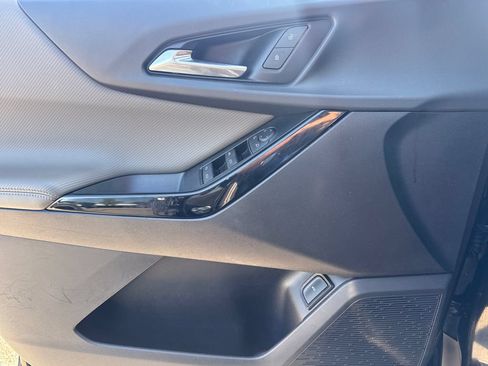 Used 2025 Chevrolet Equinox LT w/ Convenience Package II FWD image 19