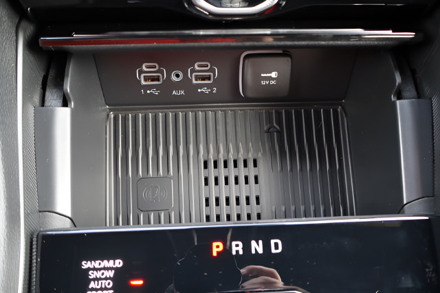 New 2027 Jeep Grand Cherokee Altitude AWD/4WD image 20