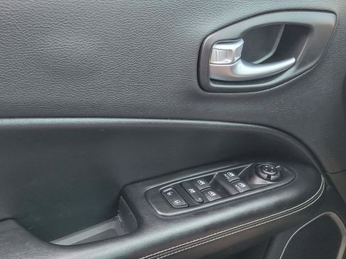 Used 2021 Jeep Compass Latitude AWD/4WD image 14