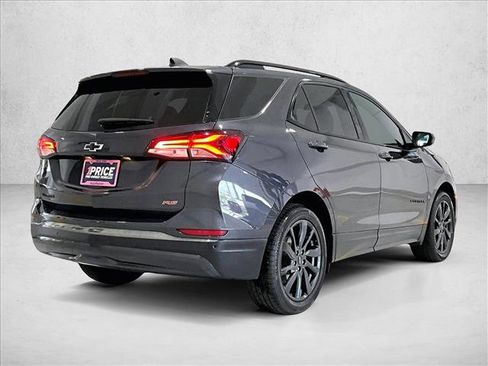 Used 2023 Chevrolet Equinox RS FWD image 2