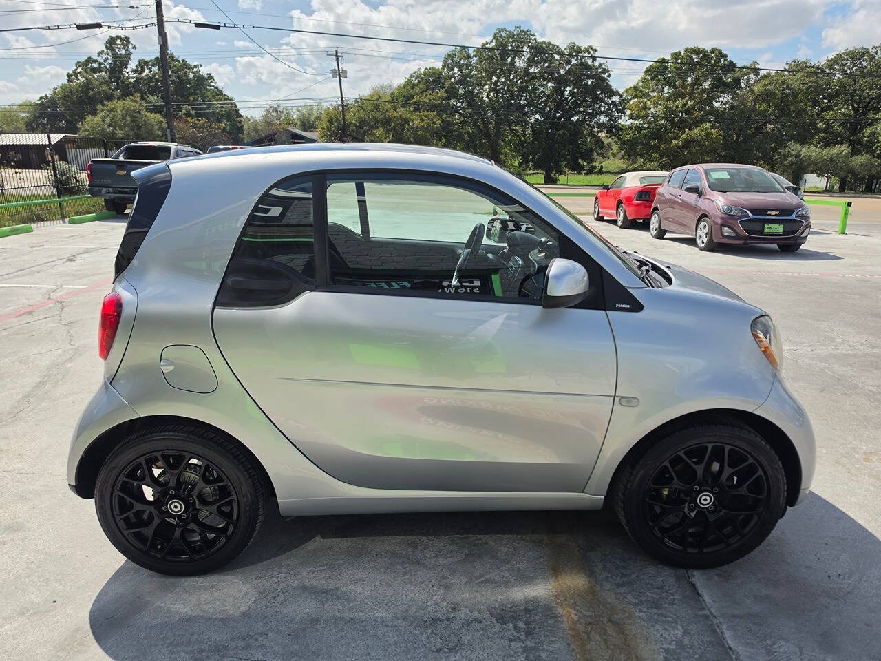Used 2016 smart fortwo passion w/ Sport Package RWD image 15