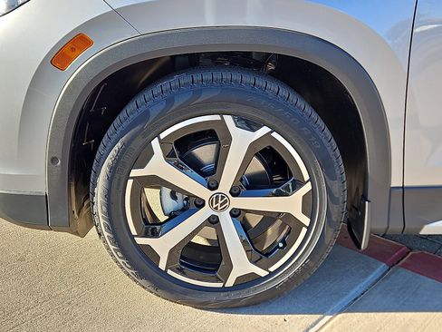 New 2026 Volkswagen Tiguan SE image 5